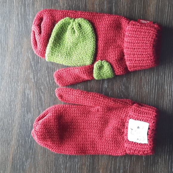 Warm knit winter mittens. - Picture 2 of 6